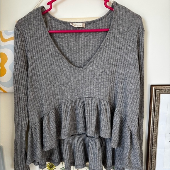 Altar'd State Gray Ribbed Peplum Blouse - Picture 4 of 4